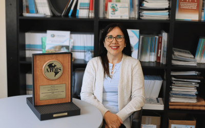 CRHIAM recibe premio de Asociación Interamericana de Ingeniería Sanitaria y Ambiental por su labor en enseñanza y difusión sobre seguridad hídrica