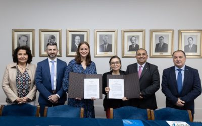 Autoridades UdeC oficializan colaboración bidireccional con AstraZeneca